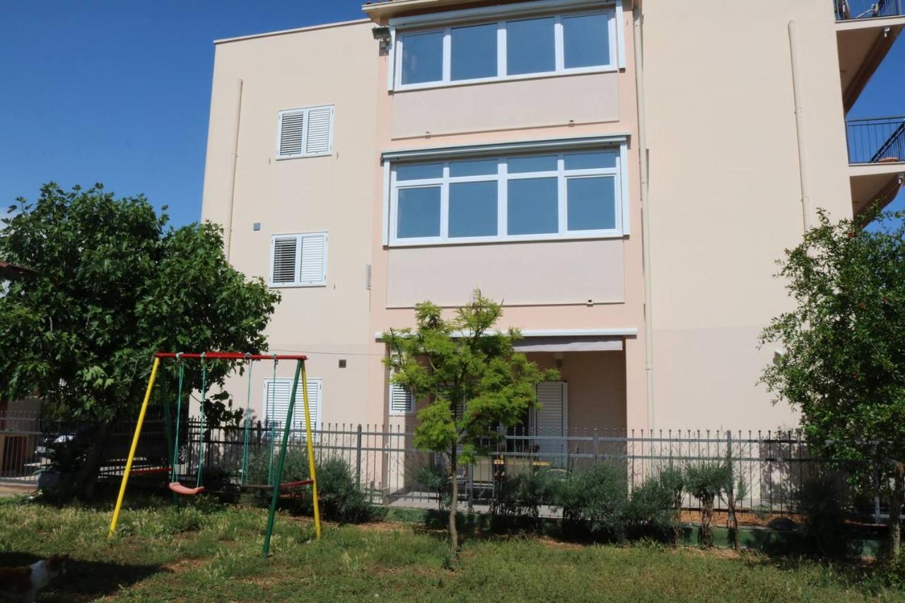 Apartments Ela Trogir Exterior foto